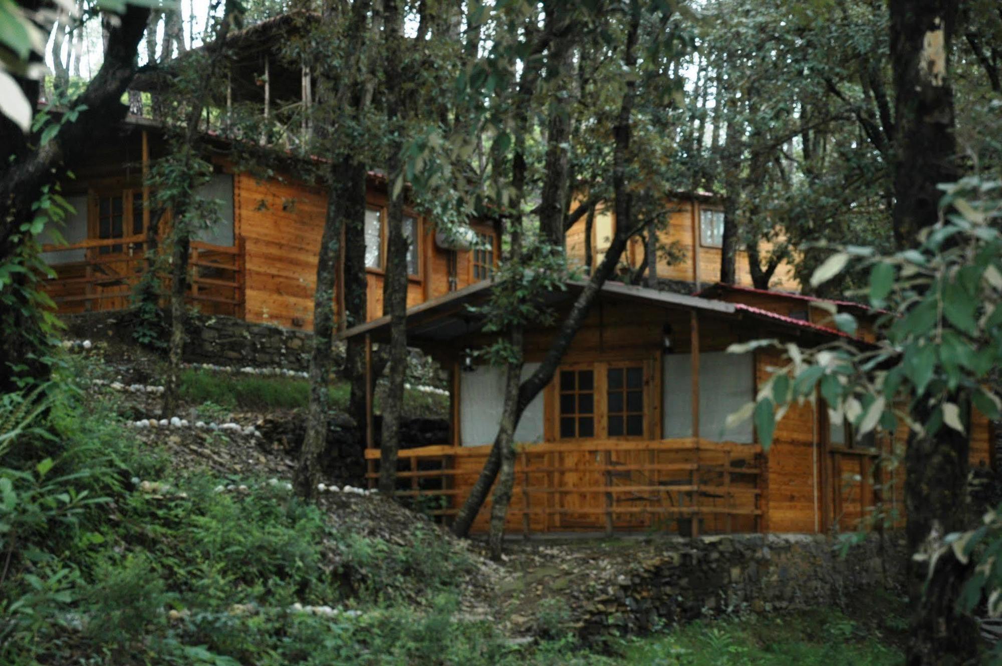 Aamod Resort Shimla Exterior foto